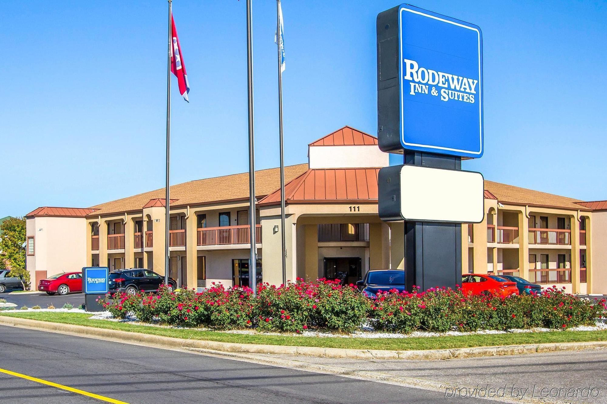 Rodeway Inn & Suites Clarksville Exteriör bild