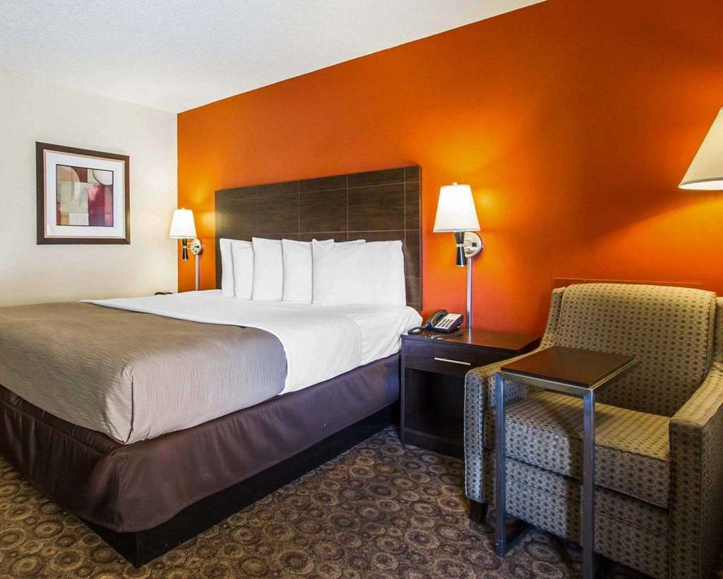 Rodeway Inn & Suites Clarksville Rum bild